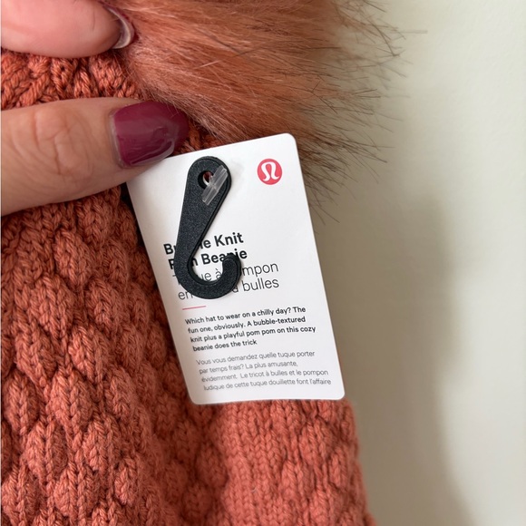 Lululemon Athletica Bubble Knit Pom Beanie - Picture 6 of 6